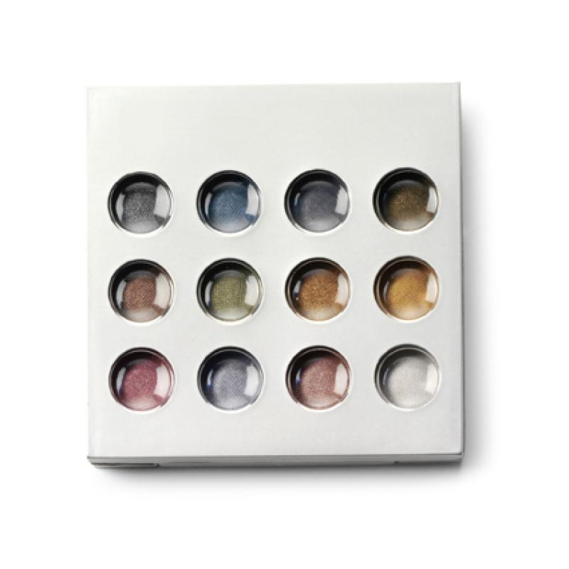 Eye shadow, twelve colours. (D)