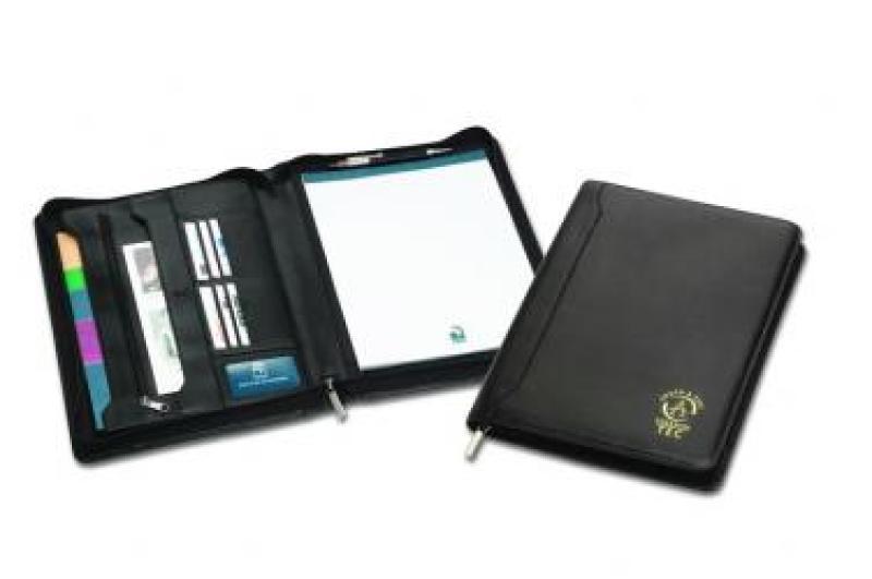 A4 Zipround Folder (black)