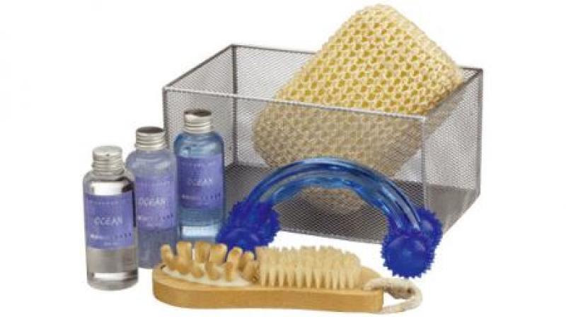 7 PIECE MASSAGE SET â€“ 1 60ml bottle Ocean bath scrub, 1 60ml bottle Ocean massage oil, 1 60ml bott