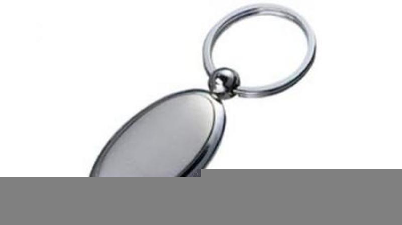 OVAL KEY CHAIN II